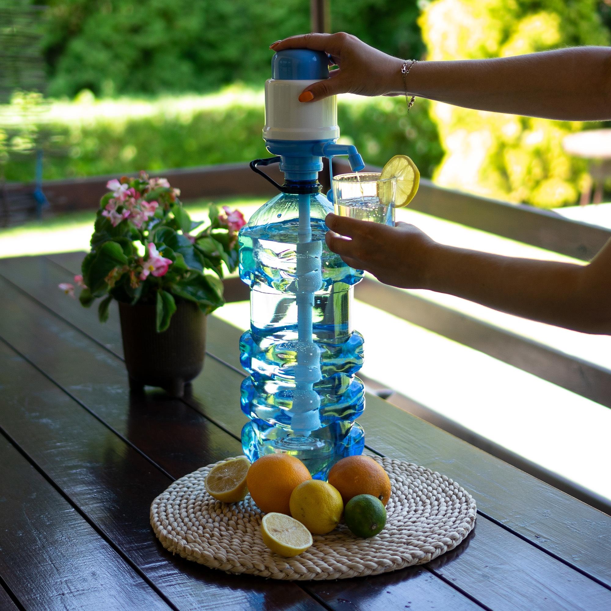 rankine-vandens-pompa-25-10l Rankinė vandens pompa 2,5 - 10L - Image 5