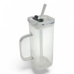 Stiklinis puodelis su šiaudeliu