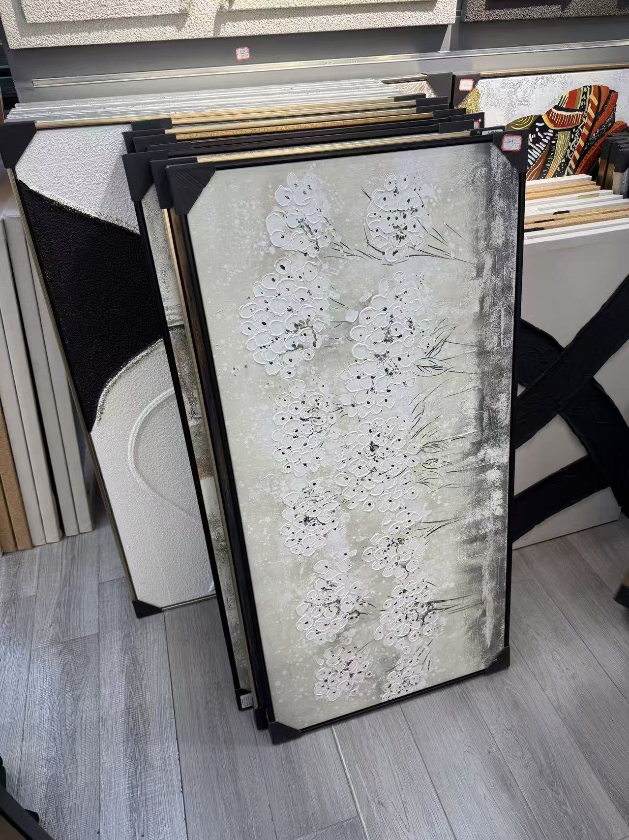 baltuju-ziedu-sokis-teksturinis-vertikalus-paveikslas-60-120-cm „Baltųjų žiedų šokis“ tekstūrinis vertikalus paveikslas, 60 × 120 cm - Image 1