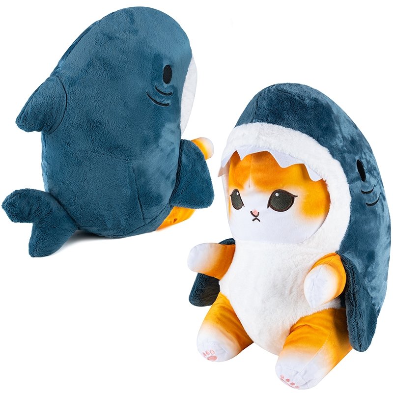 minksta-pliusine-pagalvele-katinas-rykliuko-kostiume Minkšta pliušinė pagalvėlė – katinas rykliuko kostiume - Image 1