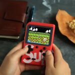 Retro klasikinis nešiojamas žaidimų kompiuteris - Image 3